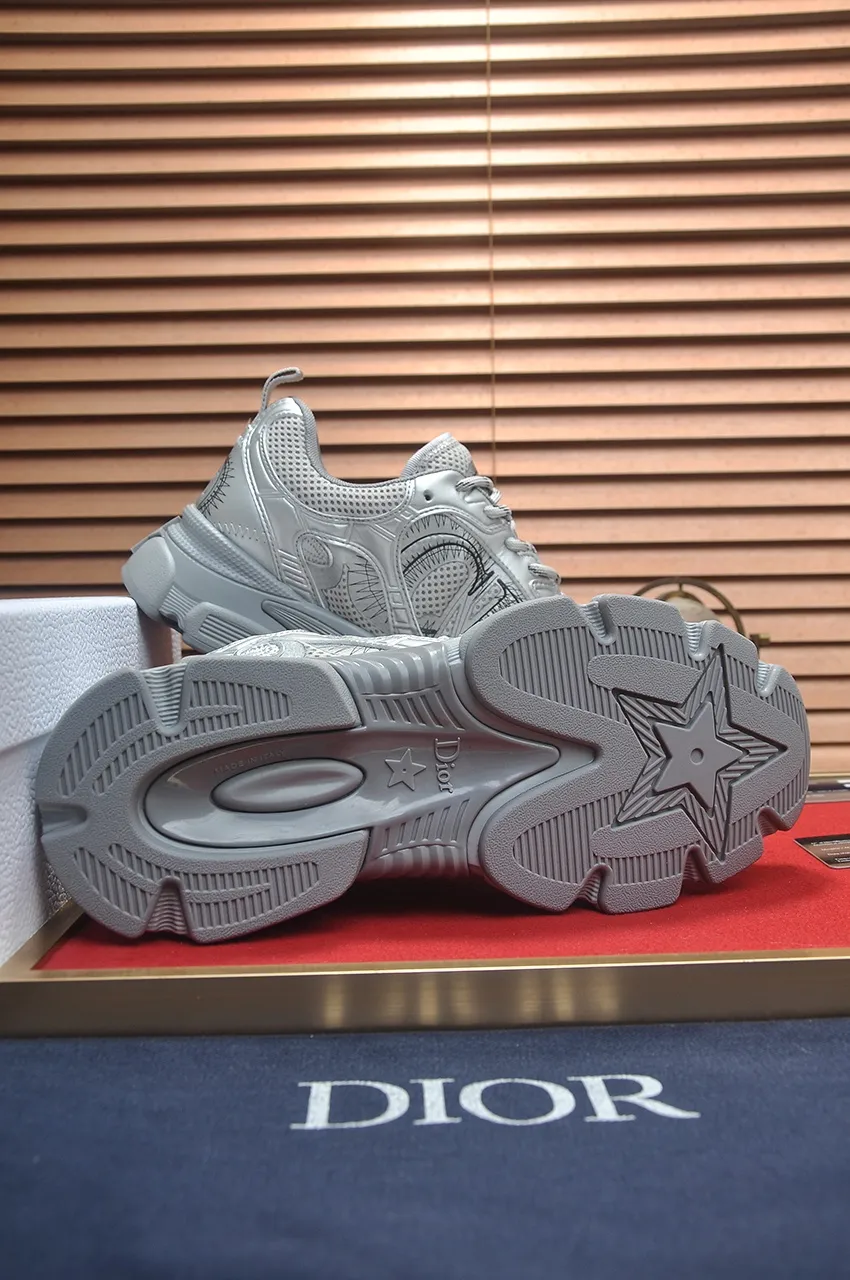Men's shoes 💰: 640💶 (couples model) Brand: Dior (Dior) Standard code: Women's code 35-40. Men's code 38-44 (45 customized) Grade: Same as the official website Material: Top-quality original cowhide stitching Original wear-resistant and lightweight outsole Style category: Fashionable casual shoes Distinguished luxury brand elements top luxury Color: Actual picture color